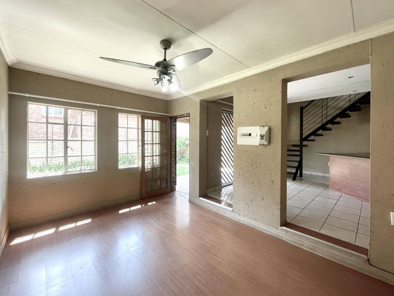 Lock-Up-&-Go Investment Gem in Established Estate | 2-Bed + Loft - Photo 5