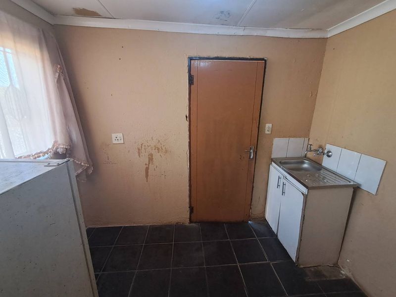 3 Bedroom House  Not To Be Missed - Photo 5