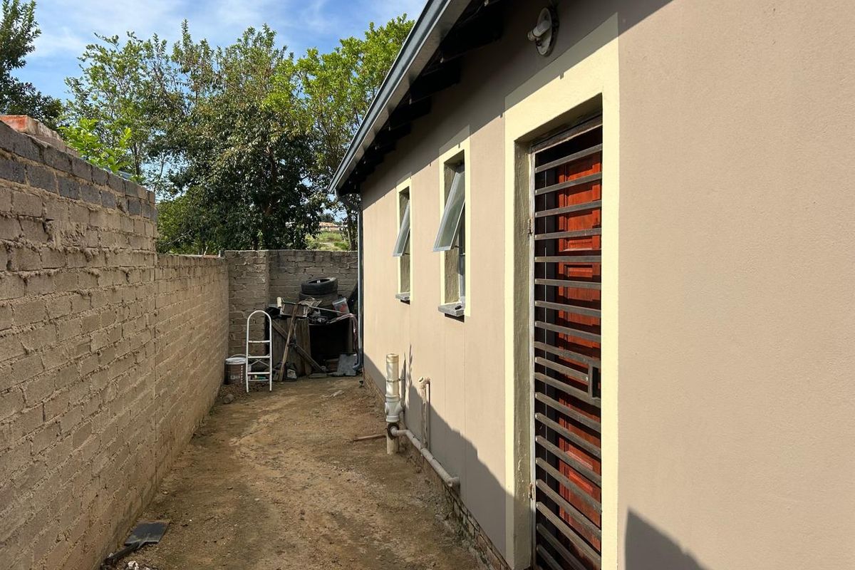 Riverside View R 980 000 3 Beds , 1 Bath - Photo 3