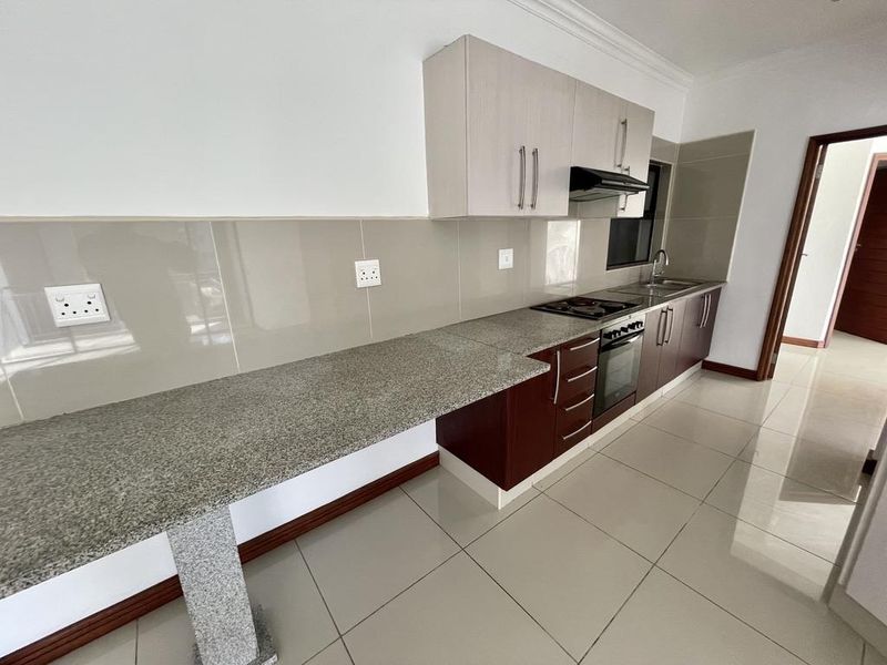 Hendra - Modern 3-Bedroom Apartment in Umhlanga Ridge - Photo 5