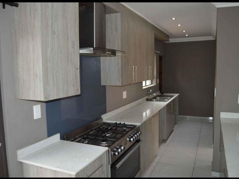 Lovely Cluster for Sale in Brackenhurst - Photo 9