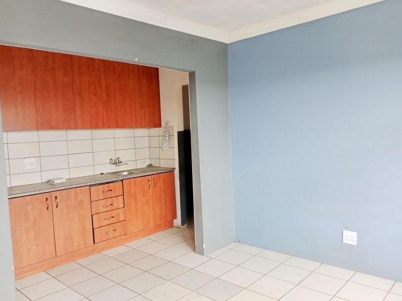 1 Bedroom Apartment for Sale in Opulent Mews, Vosloorus - Photo 4