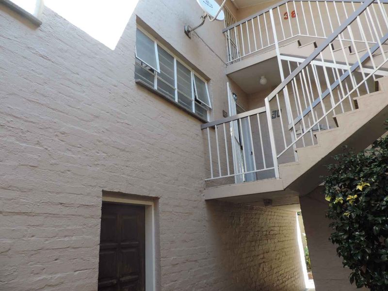 Magnificent 2 bedroomed townhouse in Southcrest - Photo 1
