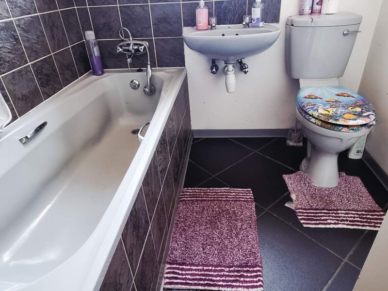 Khomasdal 2 bedroom townhouse with 2 bathrooms - Photo 4