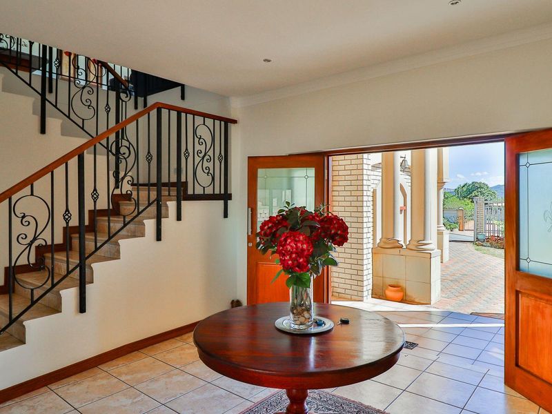 Elegant home with income-generating flat on sought after area - Photo 9