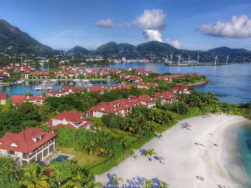 EXCEPTIONAL EDEN ISLAND OCEAN FRONT VILLA - Photo 3