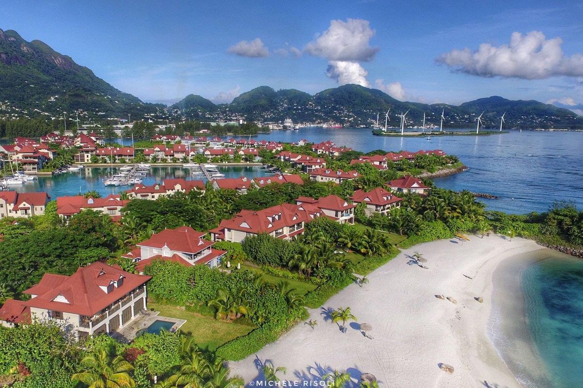 EXCEPTIONAL EDEN ISLAND OCEAN FRONT VILLA - Photo 3