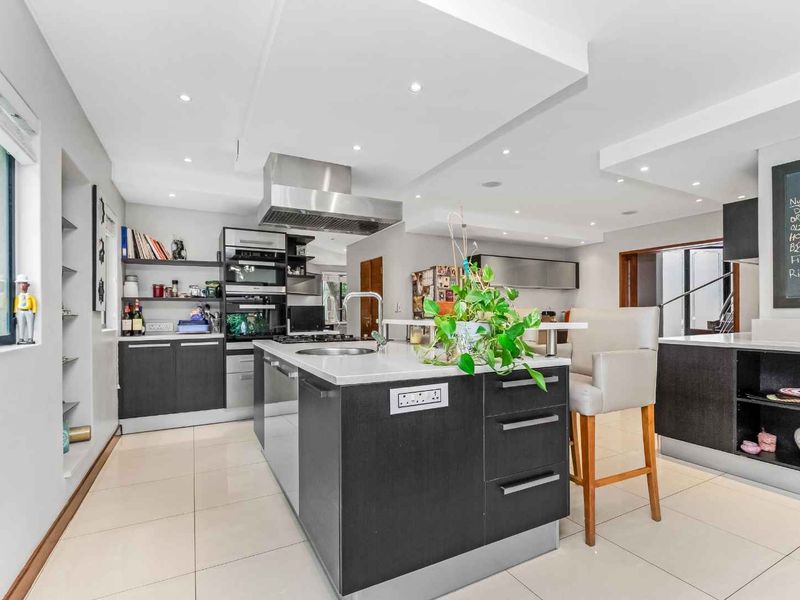 MAGNIFICENT FURNISHED HOME - Photo 6