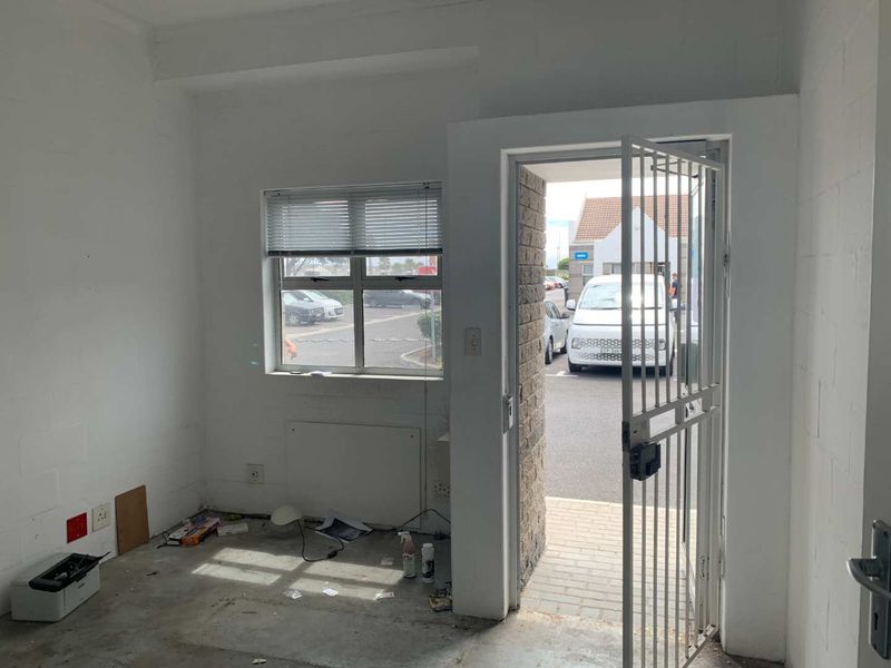 Secure Your Spot in a Thriving Business Hub Today - Photo 9