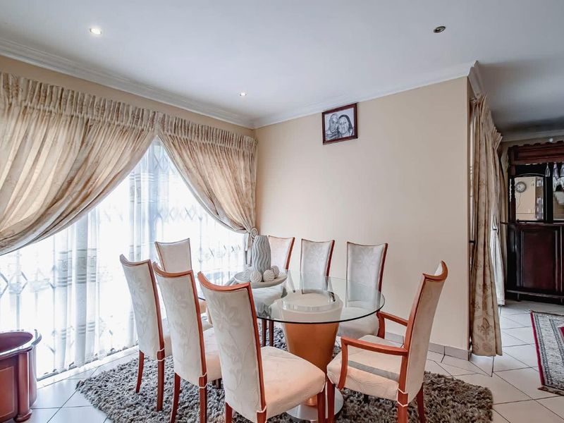 5 Bedroom Townhouse For Rent In Kosmosdal - Photo 6