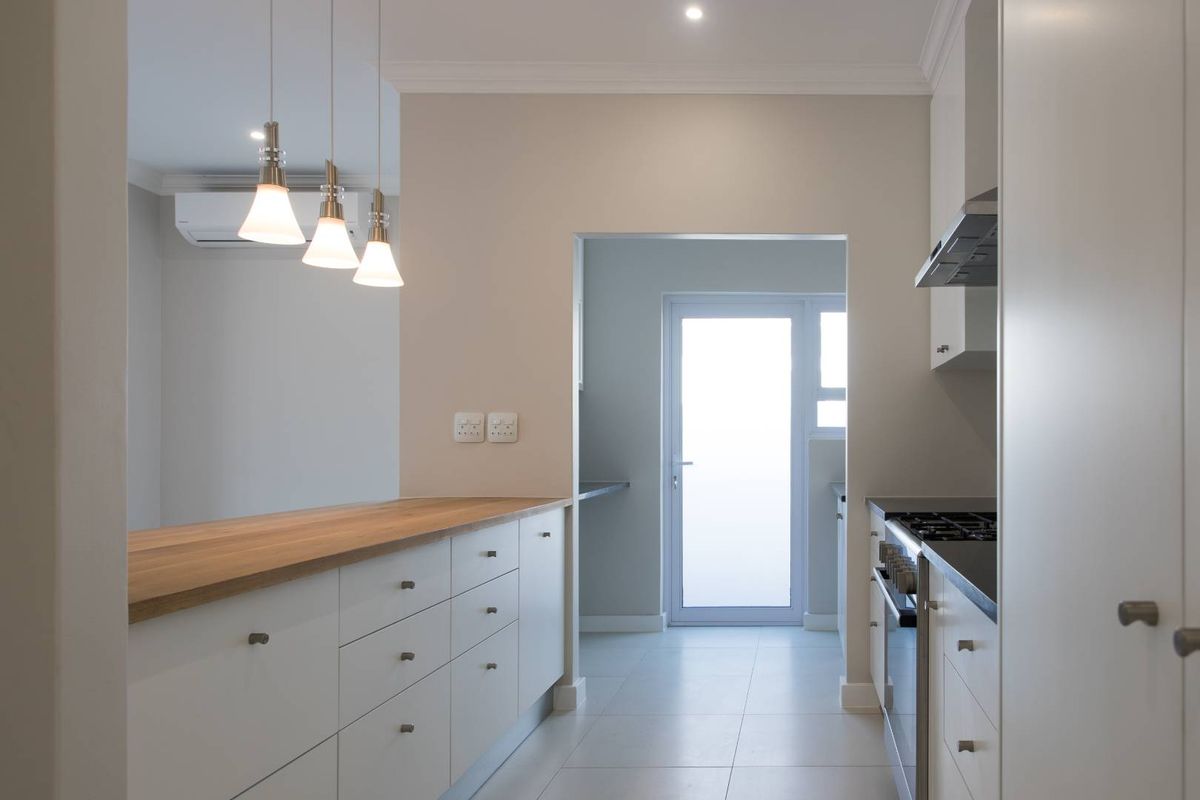 Family Three-Bedroom Home to Rent in The Vines II on Val de Vie Estate - Photo 2