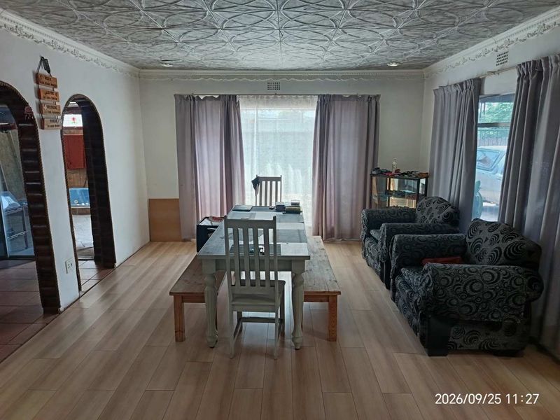 Large Family that likes to entertain? then this property is what you are looking for! - Photo 7
