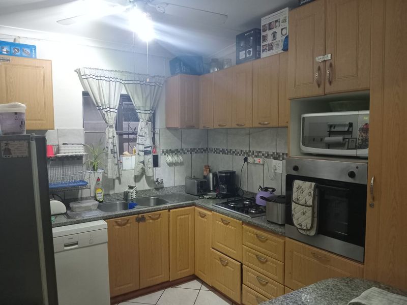 Comfortable Family Home in Arboretum - Photo 5