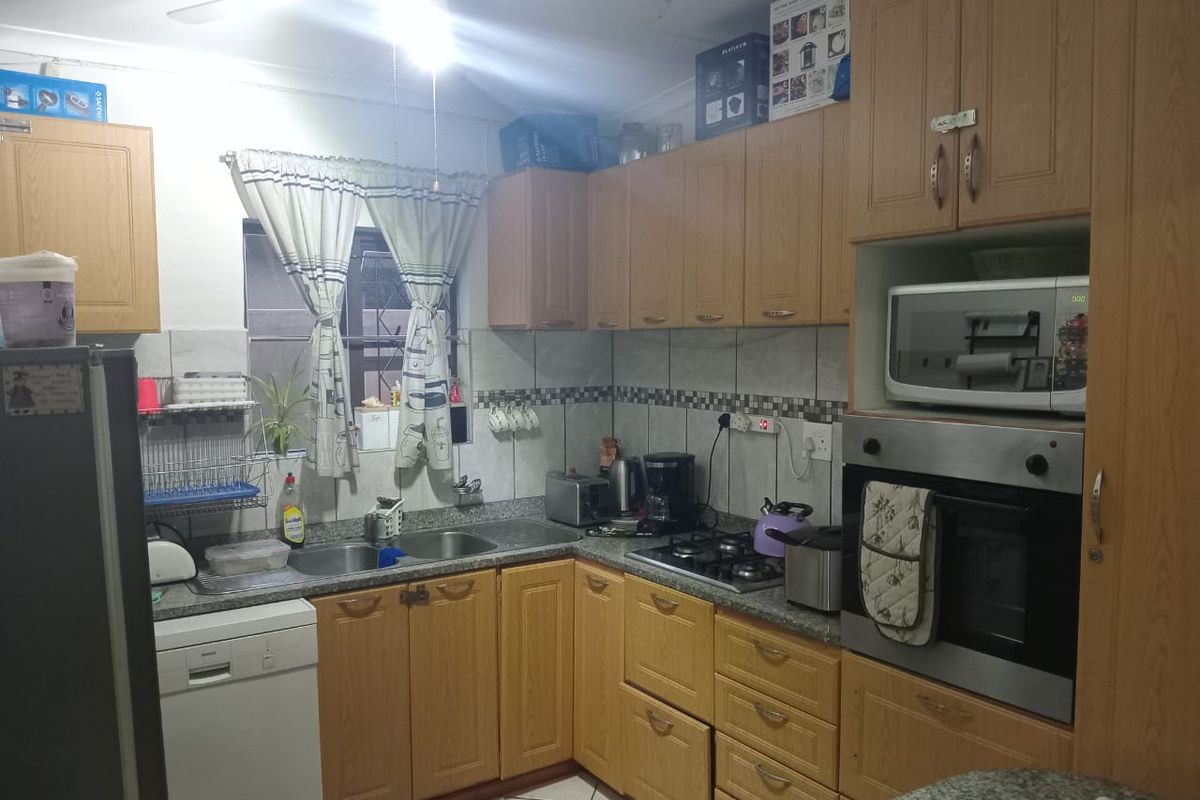 Comfortable Family Home in Arboretum - Photo 5