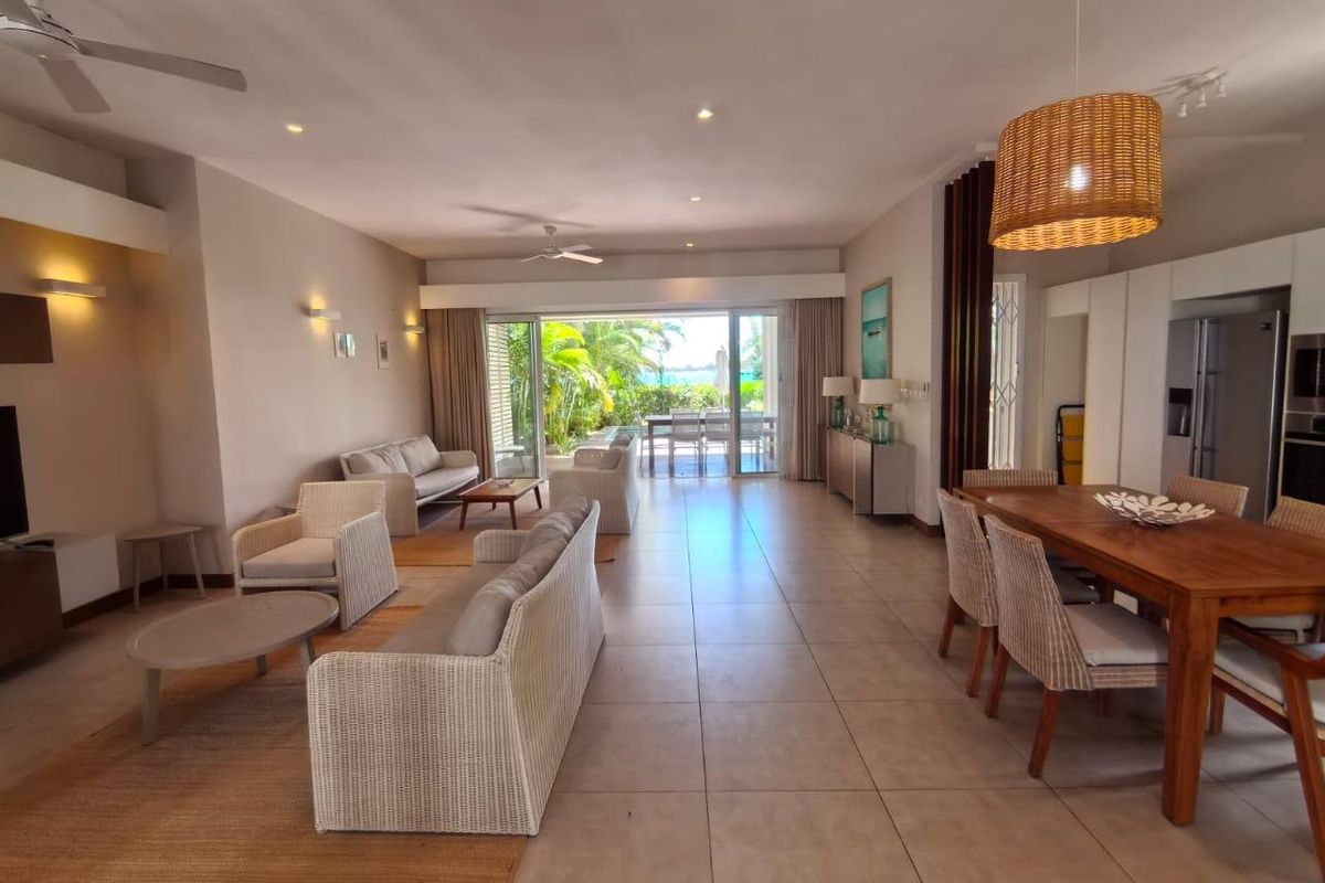 BEACHFRONT VILLA - Photo 5