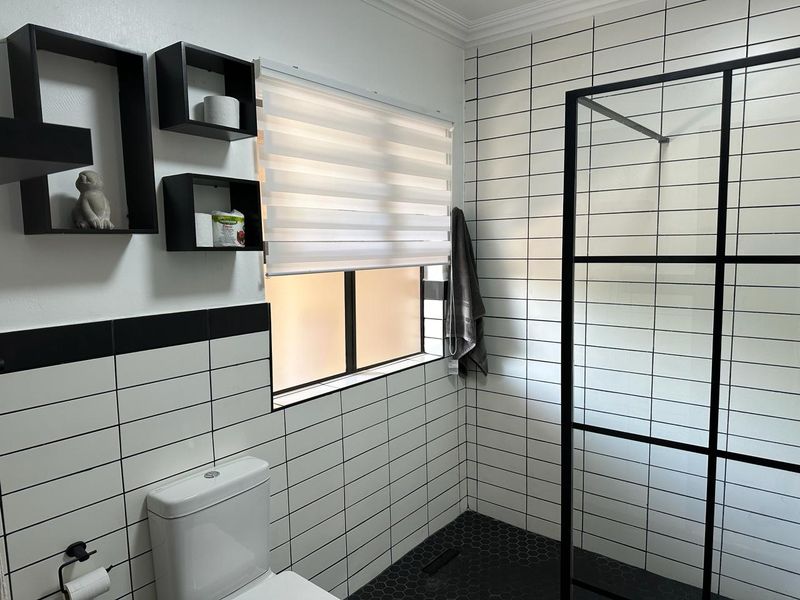 STUNNING NEWLY RENOVATED APARTMENT CORNER UNIT - Photo 5