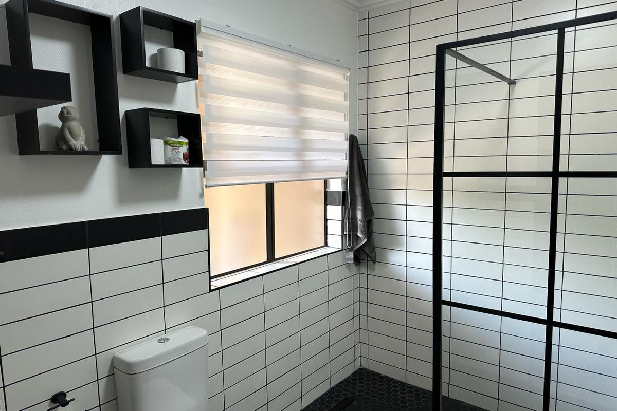 STUNNING NEWLY RENOVATED APARTMENT CORNER UNIT - Photo 5