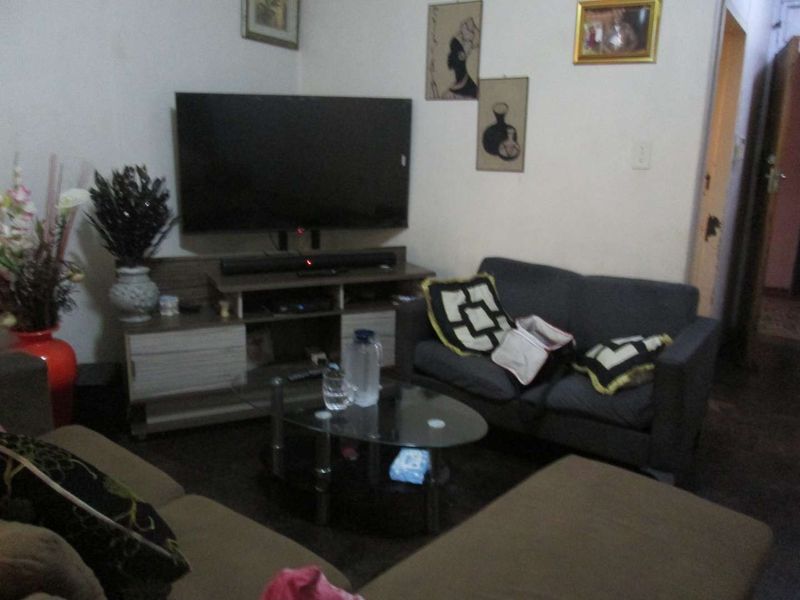 BEAUTIFUL BACHELOR WITH A BALCONY FOR SALE IN PRETORIA CENTRAL - Photo 4