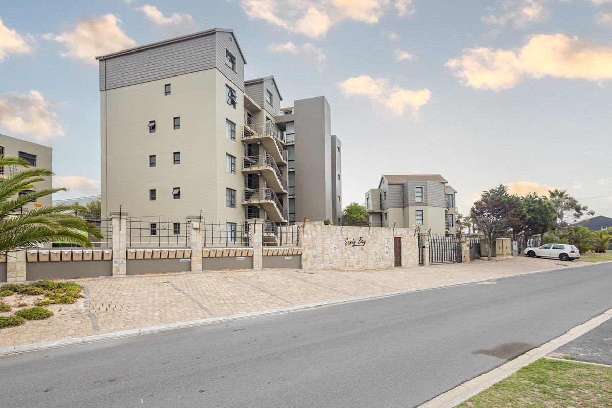 Welcome to Your Coastal Haven – A Warm and Inviting Ground Floor Apartment Just Moments from the Beach! - Photo 3