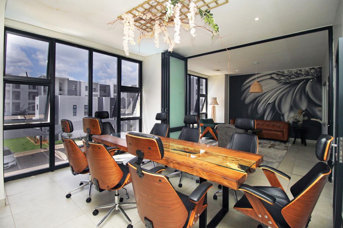 Tastefully furnished 1bedroom ground floor unit for rent - Photo 4