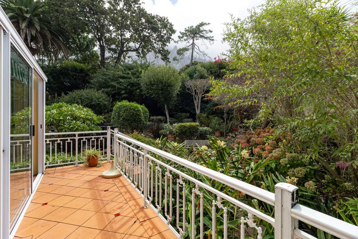 Unique & Tranquil 3-Bedroom Sanctuary in an Exclusive Gated Estate! - Photo 5