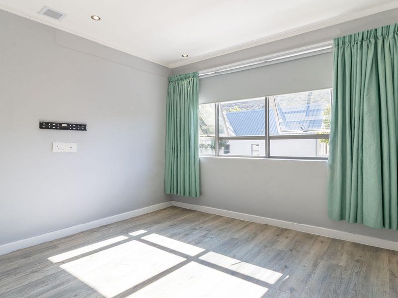 Effortless Living & Peace of Mind in De Plattekloof Lifestyle Estate - Photo 10