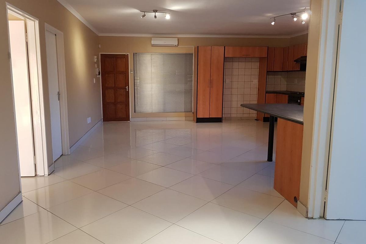 2 bedroom apartment for sale- Cimbebasia - Photo 2
