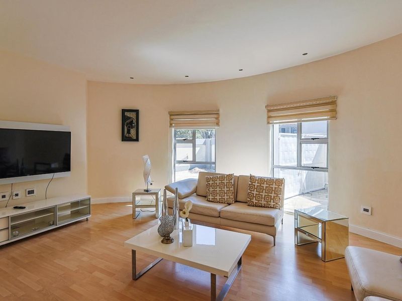 4 Bedroom For Rent - Photo 9