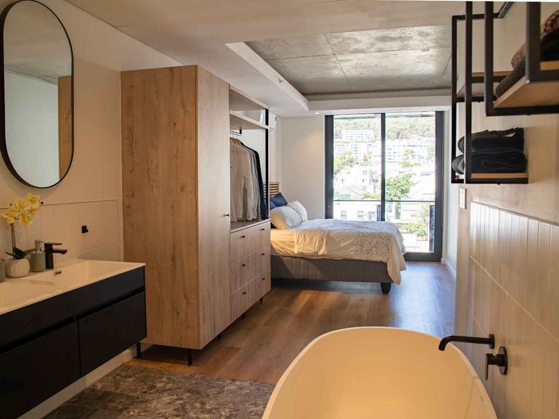 Spacious one bedroom at Station House - Photo 7