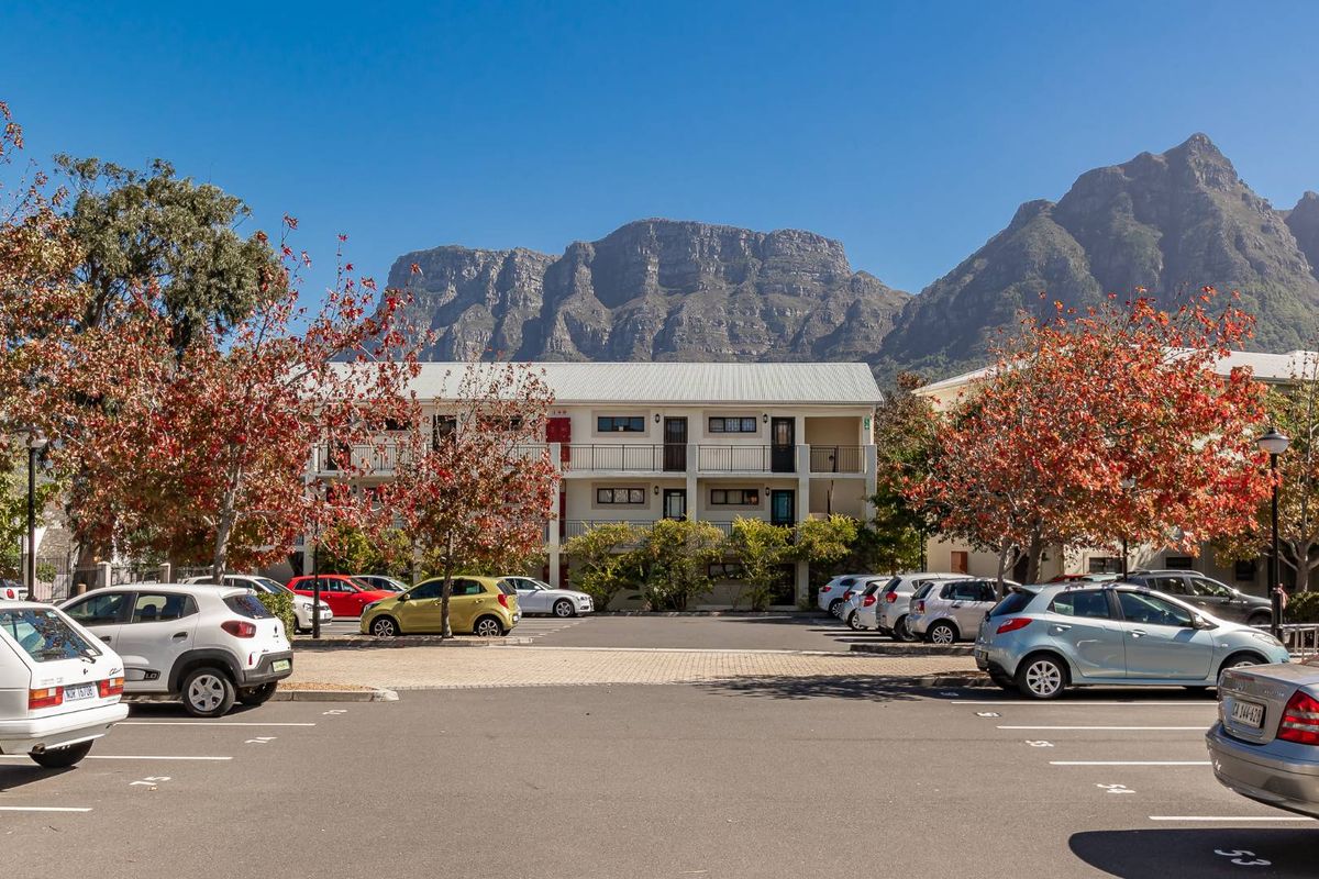 Studio Apartment in the heart of Rondebosch. - Photo 3