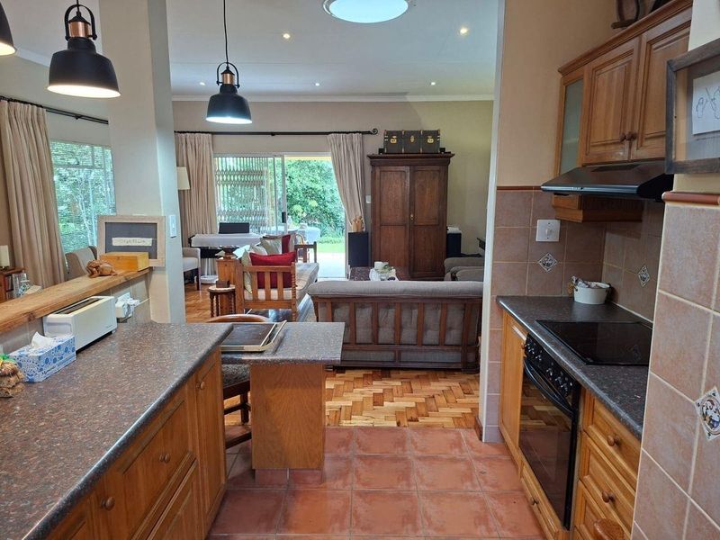 3 Bedroom Family Home with Flatlet in Drakensview, Estcourt - Photo 10