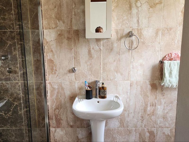 Comfortable 3 bedroom Living for the Whole Family - Photo 6