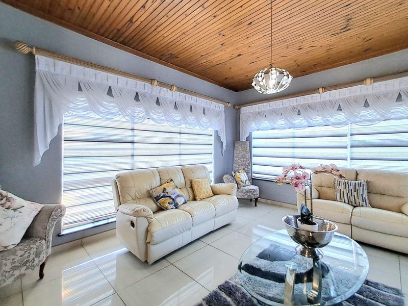 4 Bedroom House for sale in Albemarle - Photo 1