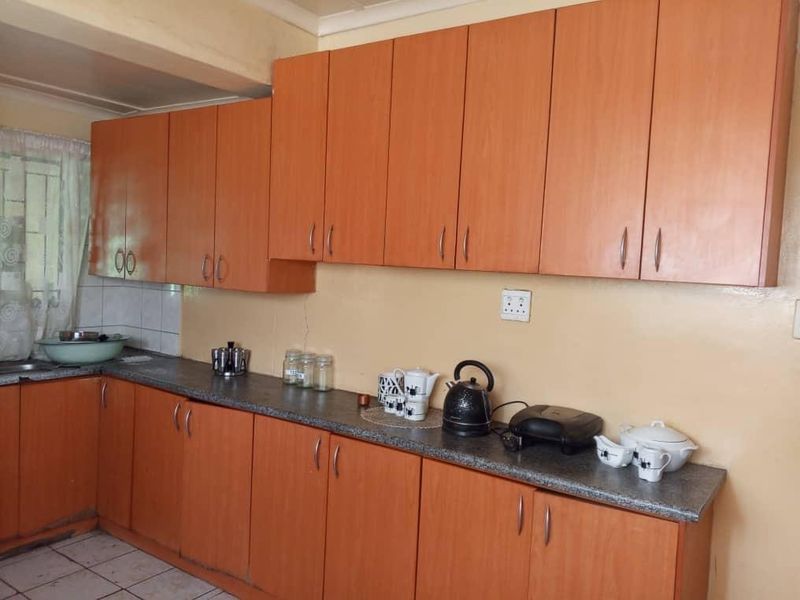 Big home for sale. - Photo 3