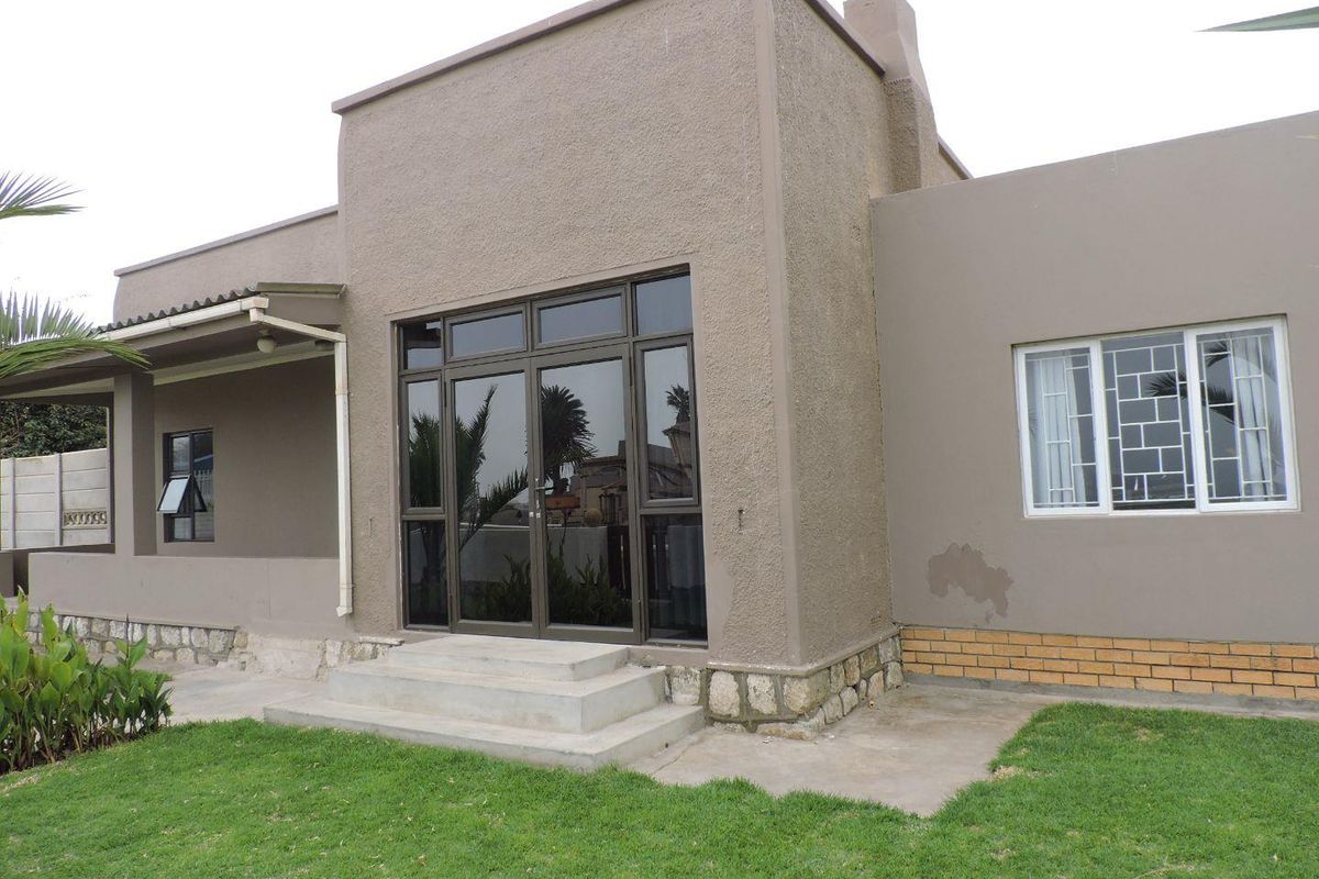 FOR SALE- SEA VIEW HOUSE IN VINETA, SWAKOPMUND, NAMIBIA - Photo 2