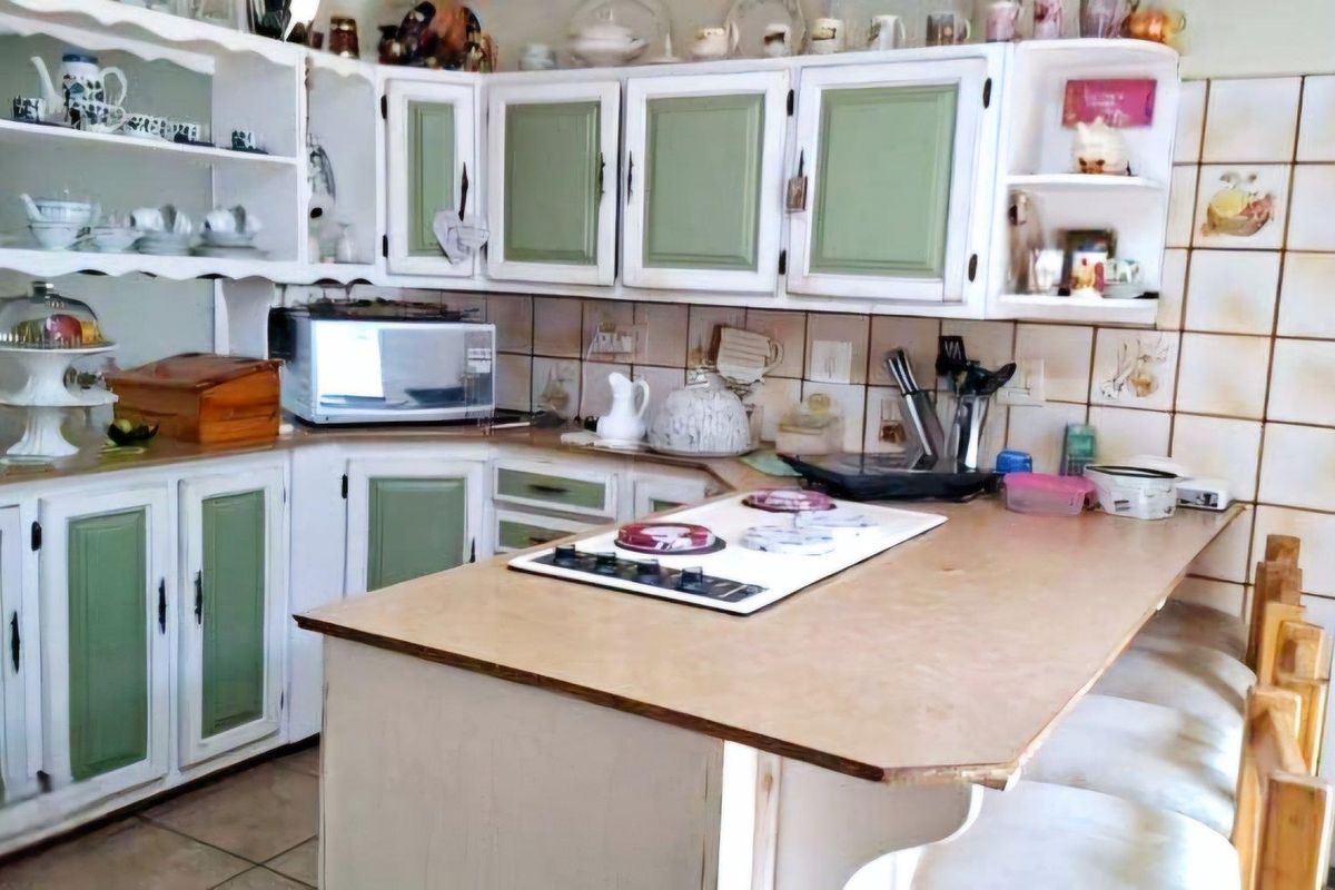 Versatile 7 Bedroom Property with Exceptional Potential in Colbyn - Photo 3