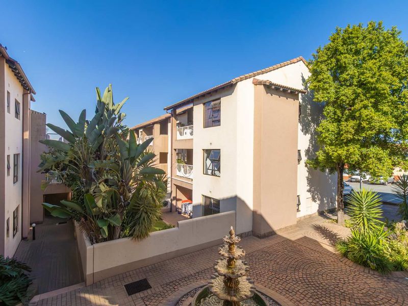 Cozy 3 Bedroom / Large Loft, 2 Bathroom Apartment - Photo 4