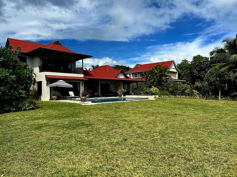 Exceptional Eden Island Villa in unbeatable position - Photo 4