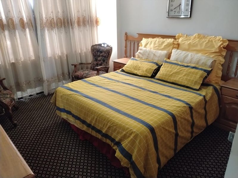 Neatly furnished one-bedroom apartment. - Photo 3