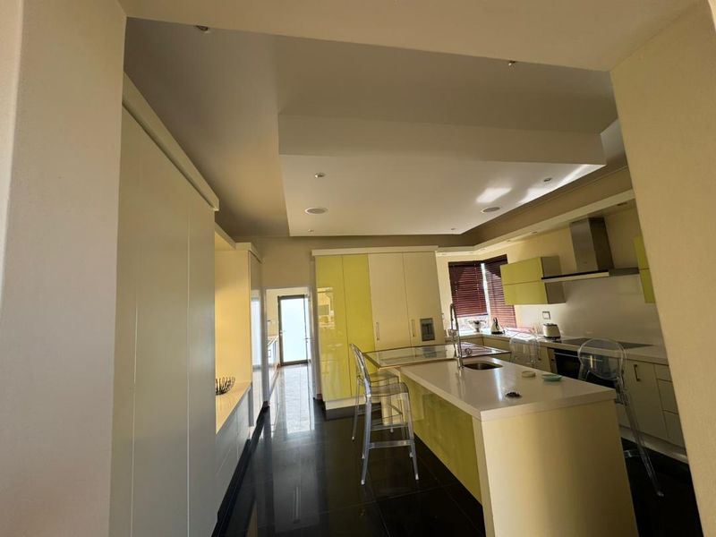 LUXE LIVING LIFE - Photo 10