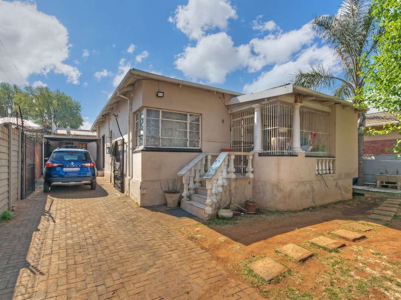 4 Bedroom 2 bathroom family home - Photo 2