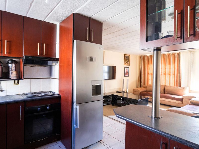 Kemptonian Comfort: Spacious 2-Bedroom Awaits - Photo 7