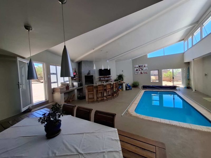 Modern home with heated indoor pool - Photo 8