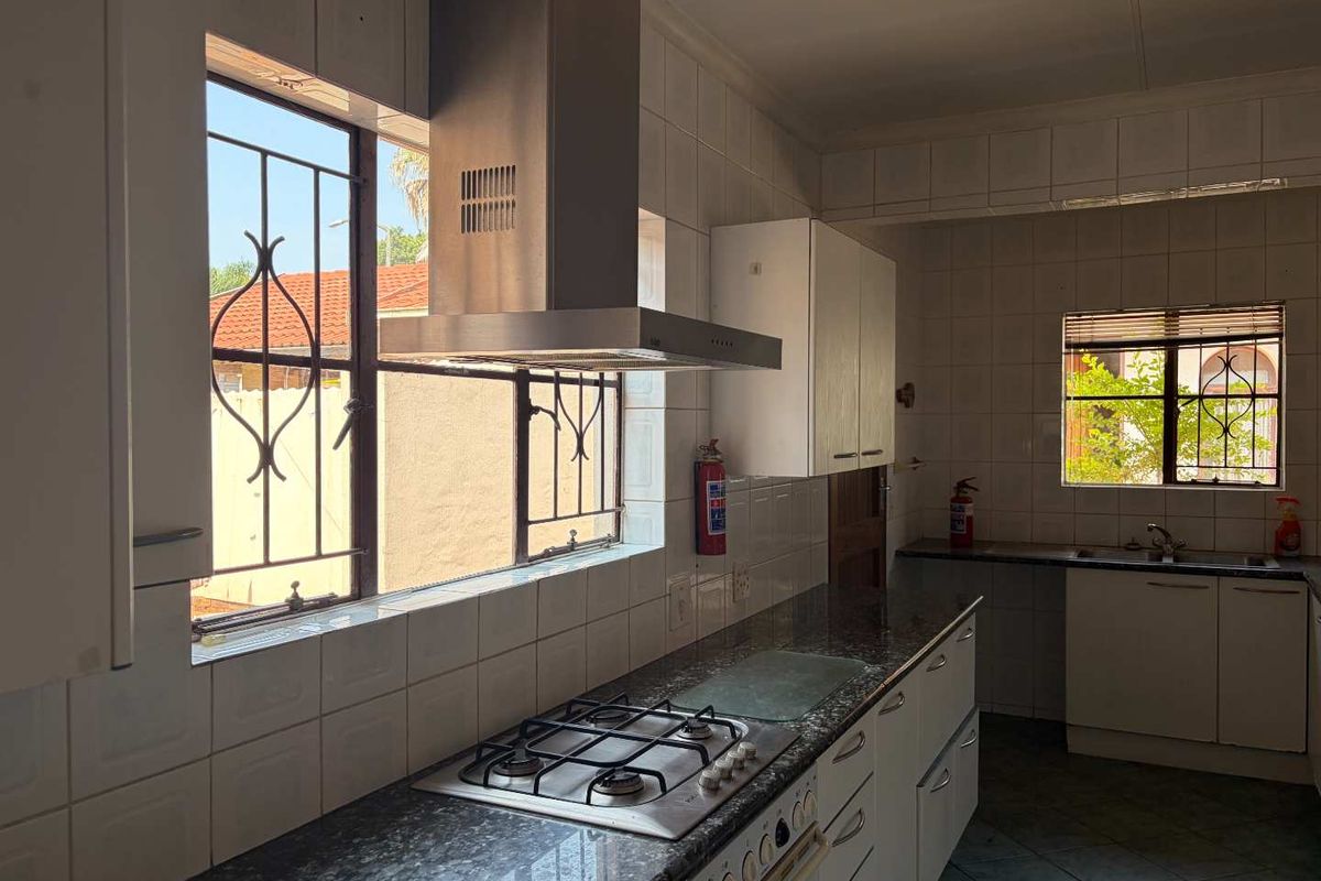 Endless Possibilities in This Expansive 4 Bedroom Family Home! - Photo 4