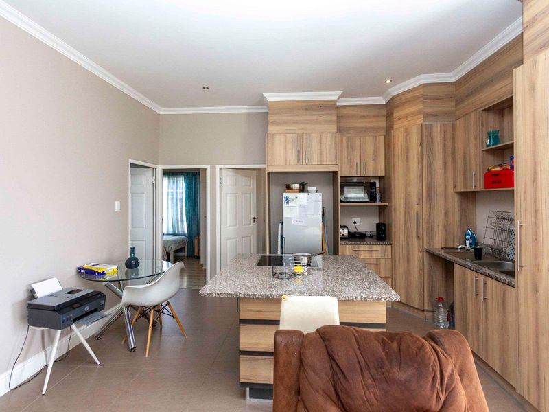 Secure 3 bedroom unit for sale in The Ridge, Parsonsvlei - Photo 9