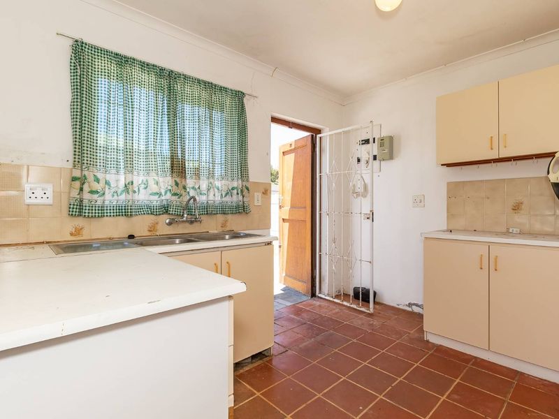 Create Your Dream Home on a Large Erf in Capri - Photo 6