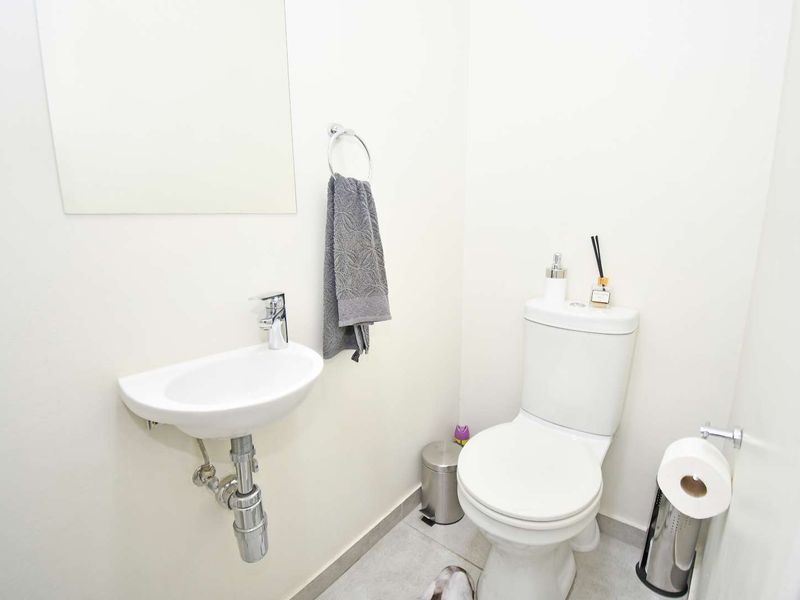 Pet-friendly Estate Living - Your dream home in Springwood! - Photo 9