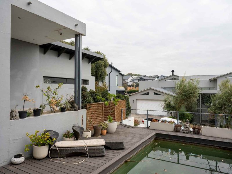 DREAM 4-BEDROOM HOME IN THE PRESTIGIOUS HELDERFONTEIN ESTATE - Photo 9