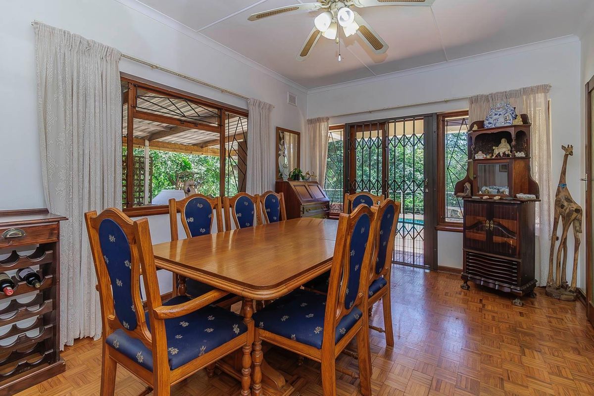 Classic And Classy 4 Bedroom Home - Photo 3