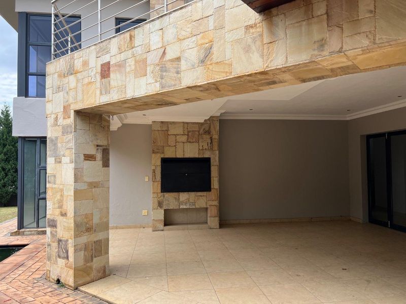 FAMILY HOME FOR RENT IN LOMBARDY ESTATE EAST OF PRETORIA - Photo 3